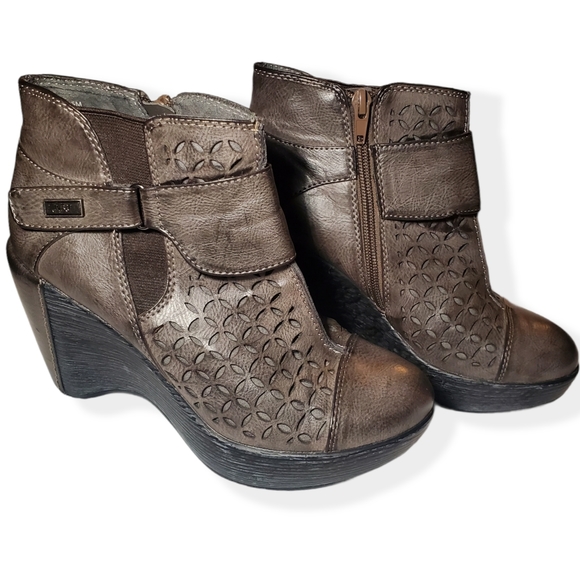 Jbu Olivia Laser Cut Vegan Wedge Zip 